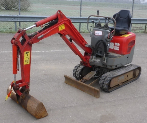 รถแบคโฮ 2003 YANMAR B08-3 Micro Excavator สภาพดีพร้อมใช้งาน เอกสารพร้อม สนใจติดต่อ 081-981-9339 (คุณบุ๋ม)