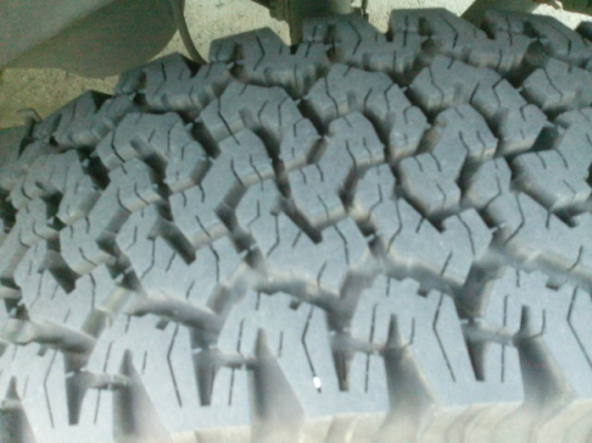 ขายล้อพร้อมยาง bf 265/75/16