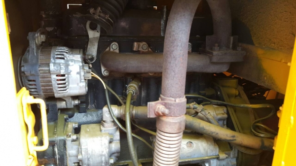 ขาย รถบดถนน 4ตัน BOMAX รุ่น BW123AC มือสองญี่ปุ่น หน้าเหล็ก หลังยาง สั่นสะเทือนได้ เอวอ่อน เอวแน่น ไม่หลวม ระบบนำ้ฉีด ทำงานได้ มือถือ /LINE ID : 0818753444