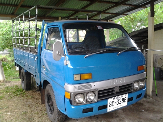 ISUZ TL 4 ล้อกลางเครื่อง74 พร้อมใช้งาน