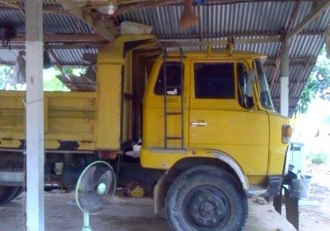 **445,000 บ.ต่อรอง/// 6ล้อดั้ม HINO KR 150แรง **ขาย HINO KR 150HP 6ล้อใหญ่ ดั้มดิน6ตัน HINO KR300 EH100-150แรง เครื่องเดิม เกียร์ เดิม เครื่องเดิม 6สูบ แน่นดี แรงดี เกียร์ดี ไม่มีหลุดครับ ช่วงล่างใหญ่ คัสซีสวยๆ ครับ ไม่มีปะ กระบะดั้มเหล็ก6ตัน 3.80ม.ยิงหน้