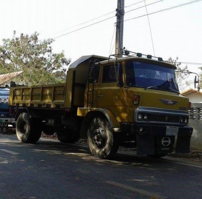 **445,000 บ.ต่อรอง/// 6ล้อดั้ม HINO KR 150แรง **ขาย HINO KR 150HP 6ล้อใหญ่ ดั้มดิน6ตัน HINO KR300 EH100-150แรง เครื่องเดิม เกียร์ เดิม เครื่องเดิม 6สูบ แน่นดี แรงดี เกียร์ดี ไม่มีหลุดครับ ช่วงล่างใหญ่ คัสซีสวยๆ ครับ ไม่มีปะ กระบะดั้มเหล็ก6ตัน 3.80ม.ยิงหน้
