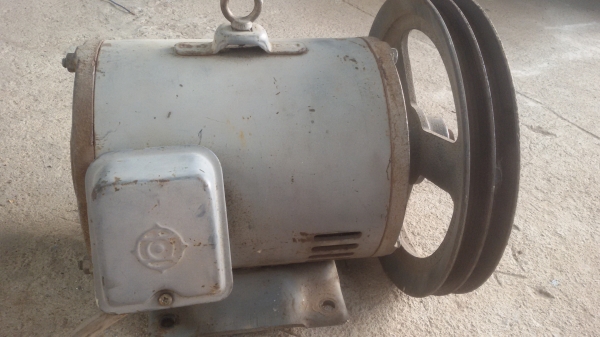 ขายมอเตอร์ปั๊มลมถอดจากIWATAไฟ380โวล3เฟสHITACHI