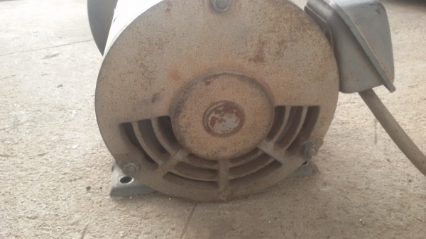 ขายมอเตอร์ปั๊มลมถอดจากIWATAไฟ380โวล3เฟสHITACHI