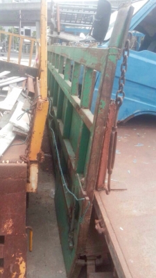 ขายกระบะพื้นเรียบสีเขียวเหล็กหนาอย่างดี