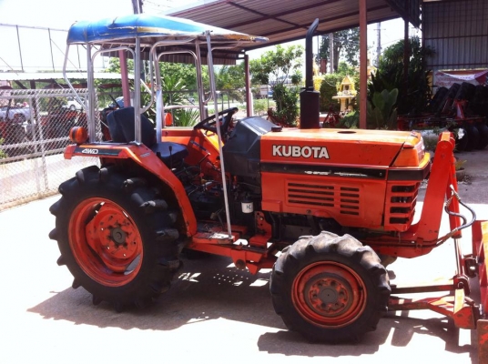 ขายรถไถKubota L2605 (4WD) พร้อมใบมีดหน้าและผานพรวน รถพร้อมใช้งาน