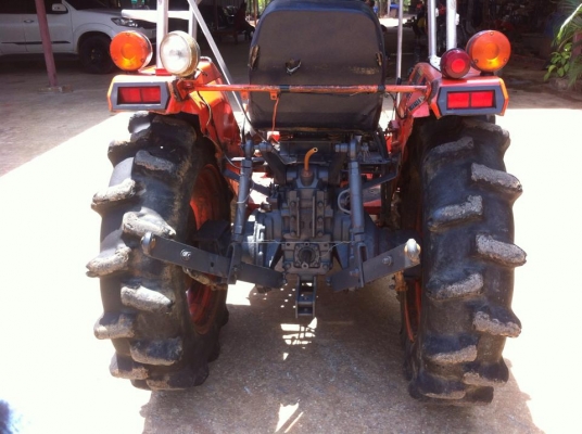 ขายรถไถKubota L2605 (4WD) พร้อมใบมีดหน้าและผานพรวน รถพร้อมใช้งาน ขายรถไถKubota L2605 (4WD) พร้อมใบมีดหน้าและผานพรวน รถพร้อมใช้งาน