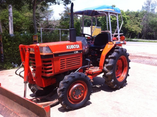 ขายรถไถKubota L2605 (4WD) พร้อมใบมีดหน้าและผานพรวน รถพร้อมใช้งาน