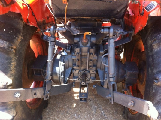 ขายรถไถKubota L2605 (4WD) พร้อมใบมีดหน้าและผานพรวน รถพร้อมใช้งาน ขายรถไถKubota L2605 (4WD) พร้อมใบมีดหน้าและผานพรวน รถพร้อมใช้งาน