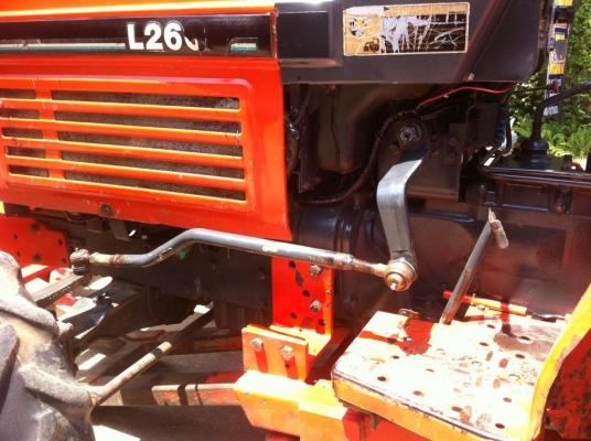 ขายรถไถKubota L2605 (4WD) พร้อมใบมีดหน้าและผานพรวน รถพร้อมใช้งาน ขายรถไถKubota L2605 (4WD) พร้อมใบมีดหน้าและผานพรวน รถพร้อมใช้งาน