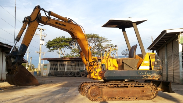 ขายด่วนรถเเม็คโคร KOMATSU PC30-5 รถสวยสถาพดีพร้อมใช้ ขายด่วนรถเเม็คโคร KOMATSU PC30-5 รถสวยสถาพดีพร้อมใช้