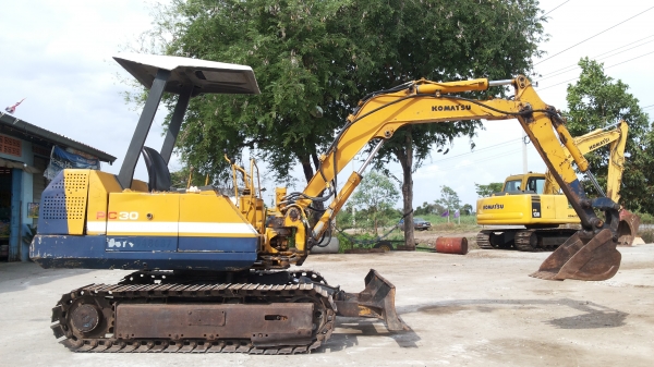 ขายด่วนรถเเม็คโคร KOMATSU PC30-5 รถสวยสถาพดีพร้อมใช้ ขายด่วนรถเเม็คโคร KOMATSU PC30-5 รถสวยสถาพดีพร้อมใช้