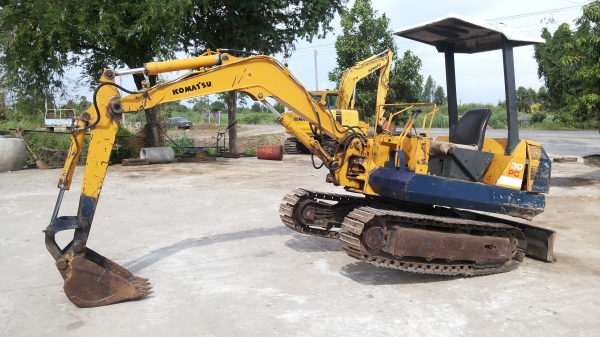 ขายด่วนรถเเม็คโคร KOMATSU PC30-5 รถสวยสถาพดีพร้อมใช้ ขายด่วนรถเเม็คโคร KOMATSU PC30-5 รถสวยสถาพดีพร้อมใช้