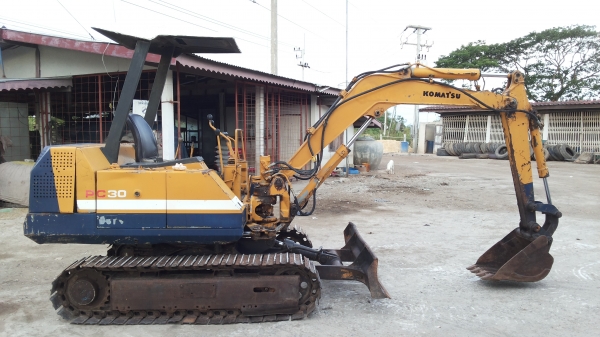ขายด่วนรถเเม็คโคร KOMATSU PC30-5 รถสวยสถาพดีพร้อมใช้ ขายด่วนรถเเม็คโคร KOMATSU PC30-5 รถสวยสถาพดีพร้อมใช้