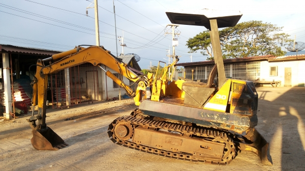 ขายด่วนรถเเม็คโคร KOMATSU PC30-5 รถสวยสถาพดีพร้อมใช้ ขายด่วนรถเเม็คโคร KOMATSU PC30-5 รถสวยสถาพดีพร้อมใช้