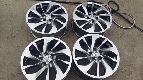 ขายล้อแม็กป้ายแดง Nissan x-trail 18"สนใจติต่อเล็กคลองสามครับ 081-3747940 ขายล้อแม็กป้ายแดง Nissan x-trail 18"สนใจติต่อเล็กคลองสามครับ 081-3747940