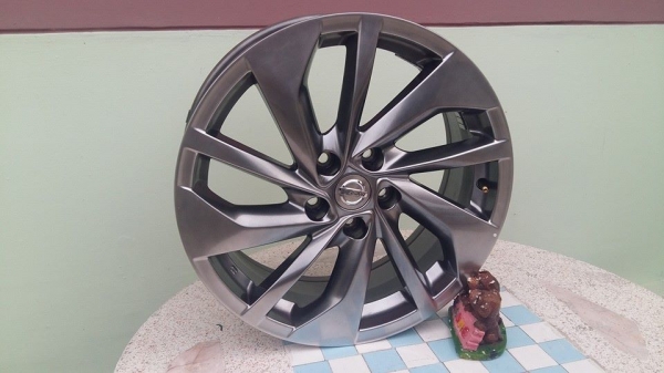 ขายล้อแม็กป้ายแดง Nissan x-trail 18"สนใจติต่อเล็กคลองสามครับ 081-3747940