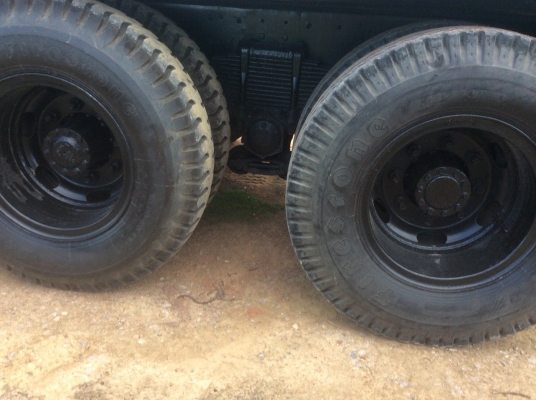 ขาย10ล้อHINO(3H) เครื่อง195แรง เพลาเดียว กะบะยาว6.3เมตร เครื่องดี ยางดี ครัทซีสวย ขาย 800,000บาท (ศุภากร 081-4252943)