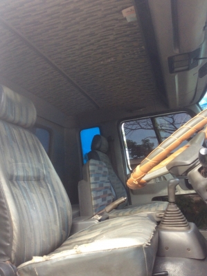 ขาย10ล้อHINO(3H) เครื่อง195แรง เพลาเดียว กะบะยาว6.3เมตร เครื่องดี ยางดี ครัทซีสวย ขาย 800,000บาท (ศุภากร 081-4252943)