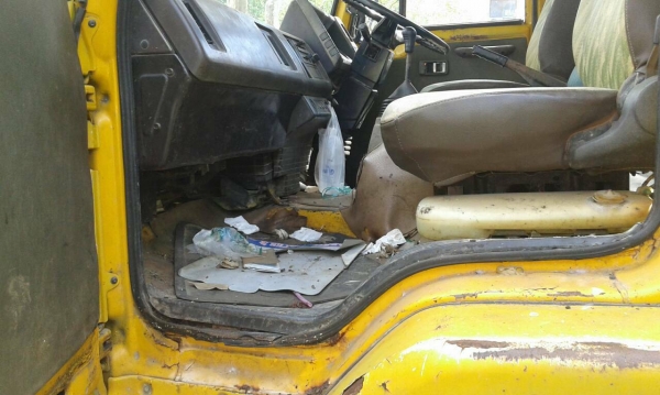 รถอีซูซุ 6 ล้อ FTR 165 แรงม้า. สนใจติดต่อ 081 - 6079515 รถอีซูซุ 6 ล้อ FTR 165 แรงม้า. สนใจติดต่อ 081 - 6079515