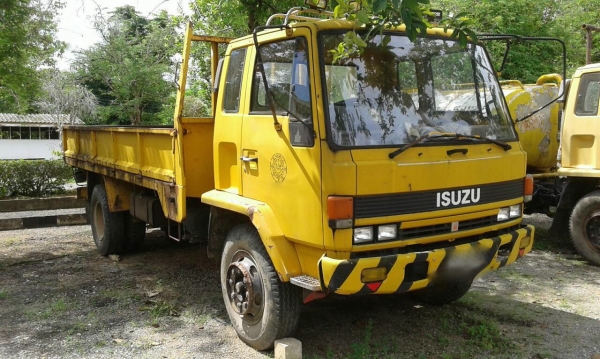 รถอีซูซุ 6 ล้อ FTR 165 แรงม้า. สนใจติดต่อ 081 - 6079515 รถอีซูซุ 6 ล้อ FTR 165 แรงม้า. สนใจติดต่อ 081 - 6079515