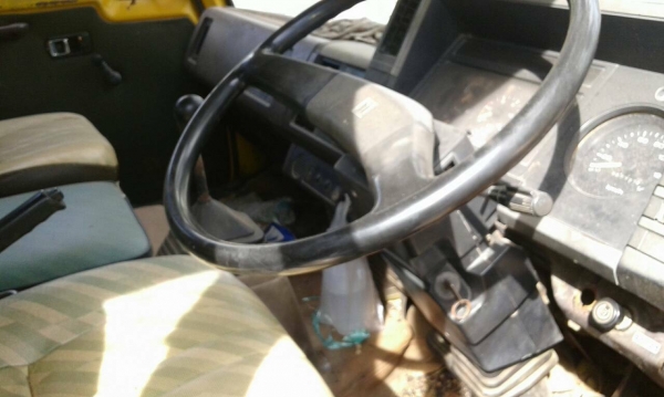 รถอีซูซุ 6 ล้อ FTR 165 แรงม้า. สนใจติดต่อ 081 - 6079515 รถอีซูซุ 6 ล้อ FTR 165 แรงม้า. สนใจติดต่อ 081 - 6079515