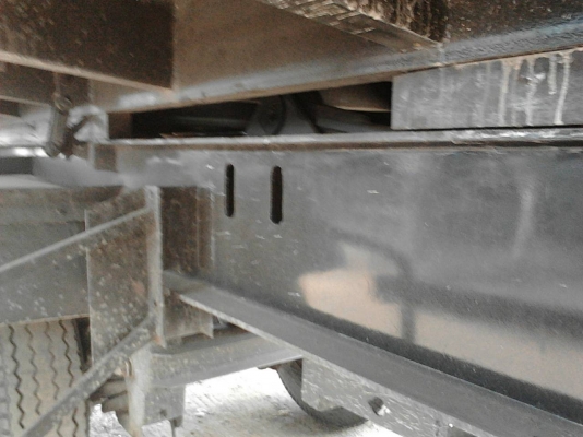 ขายหางพ่วง สามมิต 3 เพลา. ปี 54. ( * หางสวย. ) สนใจติดต่อ 081 - 6079515 ขายหางพ่วง สามมิต 3 เพลา. ปี 54. ( * หางสวย. ) สนใจติดต่อ 081 - 6079515