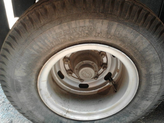 ขายหางพ่วง สามมิต 3 เพลา. ปี 54. ( * หางสวย. ) สนใจติดต่อ 081 - 6079515 ขายหางพ่วง สามมิต 3 เพลา. ปี 54. ( * หางสวย. ) สนใจติดต่อ 081 - 6079515