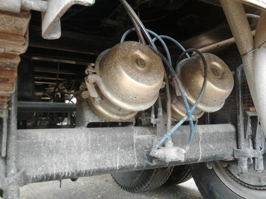 ขายหางพ่วง สามมิต 3 เพลา. ปี 54. ( * หางสวย. ) สนใจติดต่อ 081 - 6079515 ขายหางพ่วง สามมิต 3 เพลา. ปี 54. ( * หางสวย. ) สนใจติดต่อ 081 - 6079515