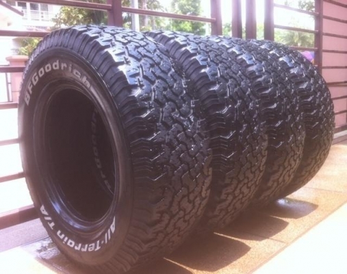 ยาง BF goodrich 265 70 16 ดอกเยอะสภาพดี พร้อมใช้งาน