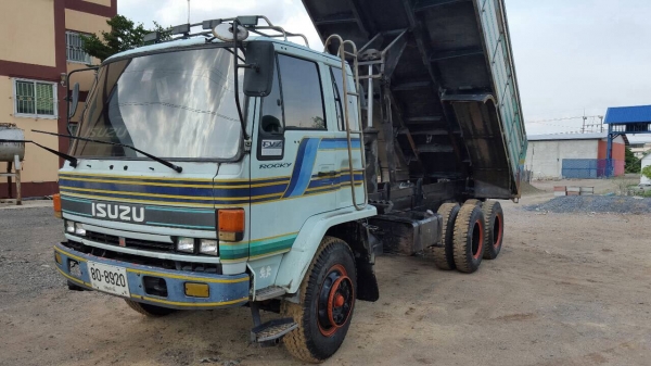 ร็อกกี้ 195 นางฟ้าแท้ ร็อกกี้ 195 นางฟ้าแท้