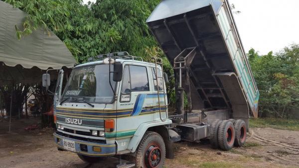 ร็อกกี้ 195 นางฟ้าแท้ ร็อกกี้ 195 นางฟ้าแท้