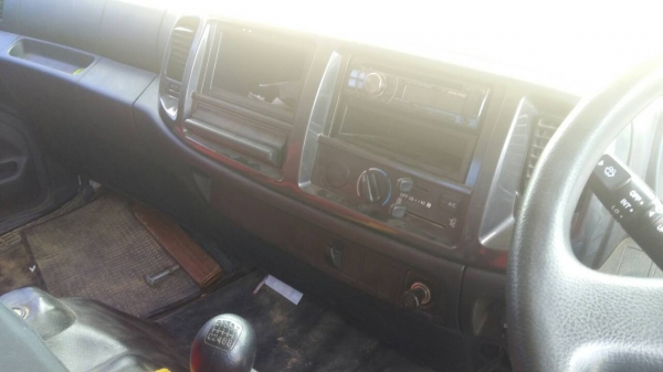 รถฮีโน่ 10 ล้อดั้ม FM8J  251 แรงม้า. ปี 56 ( รถวิ่ง 1x,xxx กว่า กม. ) , ( มีขาย 2 คัน. )      สนใจติดต่อ 081 - 6079515