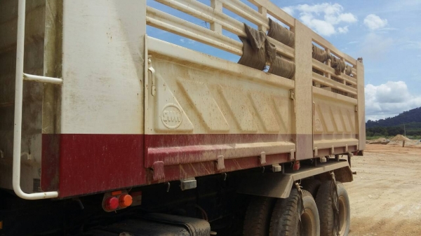 รถฮีโน่ 10 ล้อดั้ม FM8J  251 แรงม้า. ปี 56 ( รถวิ่ง 1x,xxx กว่า กม. ) , ( มีขาย 2 คัน. )      สนใจติดต่อ 081 - 6079515