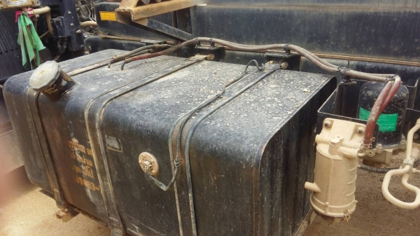 รถฮีโน่ 10 ล้อดั้ม FM8J  251 แรงม้า. ปี 56 ( รถวิ่ง 1x,xxx กว่า กม. ) , ( มีขาย 2 คัน. )      สนใจติดต่อ 081 - 6079515