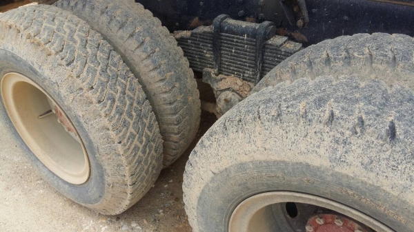 รถฮีโน่ 10 ล้อดั้ม FM8J  251 แรงม้า. ปี 56 ( รถวิ่ง 1x,xxx กว่า กม. ) , ( มีขาย 2 คัน. )      สนใจติดต่อ 081 - 6079515