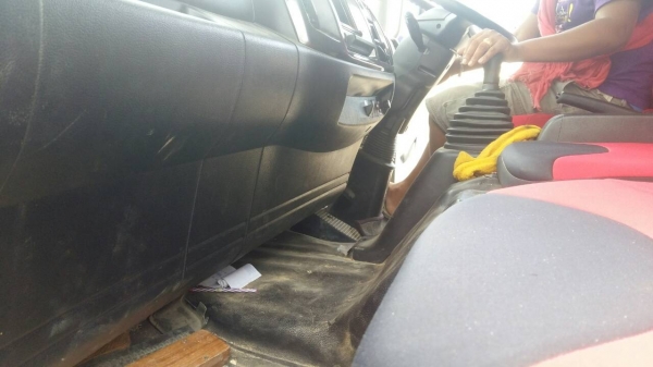 รถฮีโน่ 10 ล้อดั้ม FM8J  251 แรงม้า. ปี 56 ( รถวิ่ง 1x,xxx กว่า กม. ) , ( มีขาย 2 คัน. )      สนใจติดต่อ 081 - 6079515