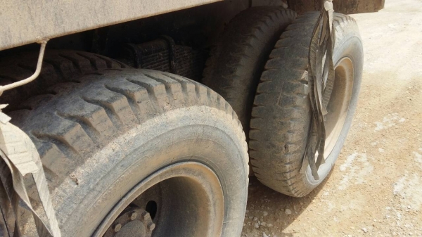 รถฮีโน่ 10 ล้อดั้ม FM8J  251 แรงม้า. ปี 56 ( รถวิ่ง 1x,xxx กว่า กม. ) , ( มีขาย 2 คัน. )      สนใจติดต่อ 081 - 6079515