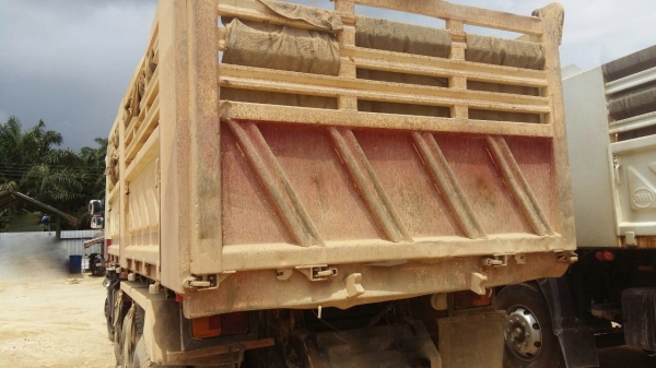 รถฮีโน่ 10 ล้อดั้ม FM8J  251 แรงม้า. ปี 56 ( รถวิ่ง 1x,xxx กว่า กม. ) , ( มีขาย 2 คัน. )      สนใจติดต่อ 081 - 6079515