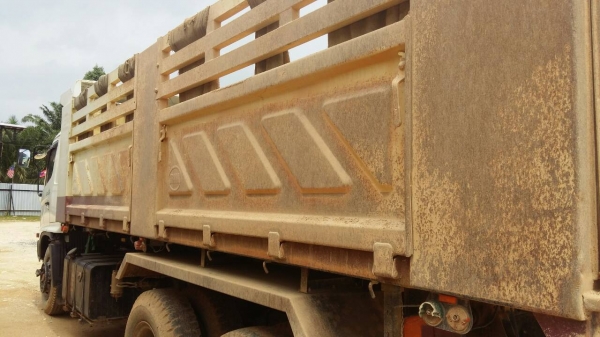 รถฮีโน่ 10 ล้อดั้ม FM8J  251 แรงม้า. ปี 56 ( รถวิ่ง 1x,xxx กว่า กม. ) , ( มีขาย 2 คัน. )      สนใจติดต่อ 081 - 6079515