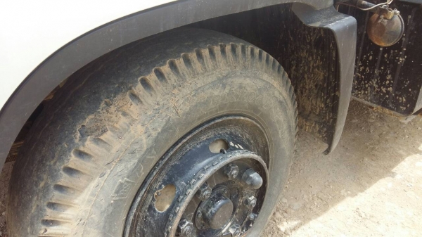 รถฮีโน่ 10 ล้อดั้ม FM8J  251 แรงม้า. ปี 56 ( รถวิ่ง 1x,xxx กว่า กม. ) , ( มีขาย 2 คัน. )      สนใจติดต่อ 081 - 6079515