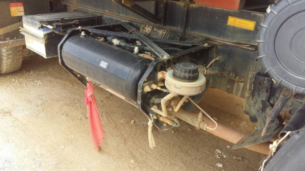 รถฮีโน่ 10 ล้อดั้ม FM8J  251 แรงม้า. ปี 56 ( รถวิ่ง 1x,xxx กว่า กม. ) , ( มีขาย 2 คัน. )      สนใจติดต่อ 081 - 6079515