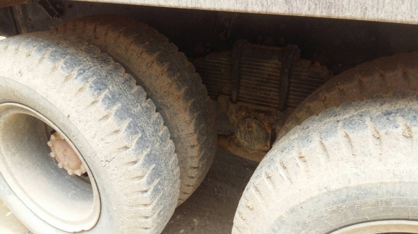 รถฮีโน่ 10 ล้อดั้ม FM8J  251 แรงม้า. ปี 56 ( รถวิ่ง 1x,xxx กว่า กม. ) , ( มีขาย 2 คัน. )      สนใจติดต่อ 081 - 6079515