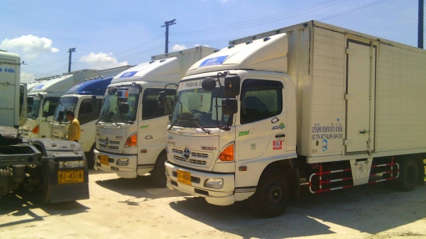 ราคา(920,000บ) หกล้อ  HINO FC 9JJLA175แรงซีรีย์500 สภาพเยี่ยมสวย(นางฟ้า)รถใช้งานน้อย เอกสารทะเบียนพร้อม (มี5คัน) สวยจัดทุกคัน ครับ