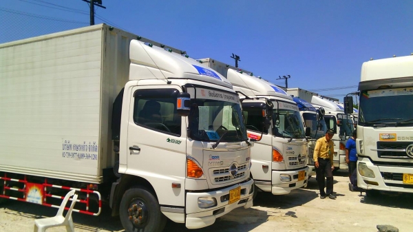 ราคา(920,000บ) หกล้อ  HINO FC 9JJLA175แรงซีรีย์500 สภาพเยี่ยมสวย(นางฟ้า)รถใช้งานน้อย เอกสารทะเบียนพร้อม (มี5คัน) สวยจัดทุกคัน ครับ