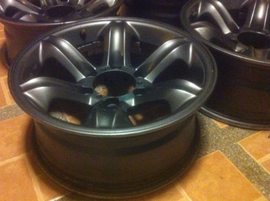 ล้อแม็กเล็บเหยี่ยว isuzu แท้ ขอบ16 สภาพสวย