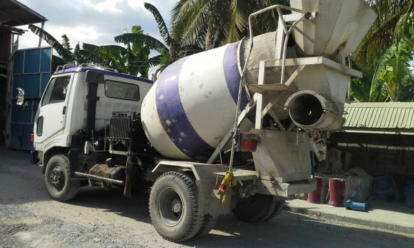 ขายรถ6ล้อรถนอนรถโม้ปูนโม้ตรง2.5คิวเครือง185แรงมีเล่มทะเบืยน