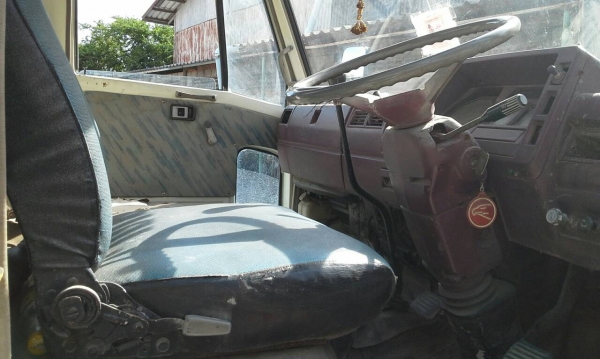 ขายรถ6ล้อรถนอนรถโม้ปูนโม้ตรง2.5คิวเครือง185แรงมีเล่มทะเบืยน ขายรถ6ล้อรถนอนรถโม้ปูนโม้ตรง2.5คิวเครือง185แรงมีเล่มทะเบืยน