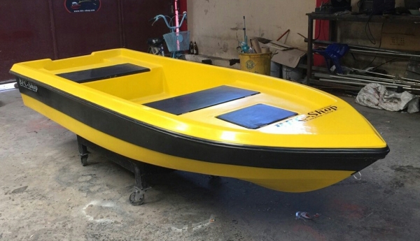 ขออนุญาติขายจ้า.....ของใหม่เพิ่งออกจากเตาเลย  เรือ 11 ฟุตจัมโบ้ ค่ายBFC ยังไม่ได้ลงน้ำใช้งานเลย ขายเพราะขยับใหญ่ขึ้นจ้า....  ราคา 19,000  (เน้นน๊ะคับ...เรือใหม่จิงไม่มีย้อมแมว)  สนใจติดต่อ 0891624420