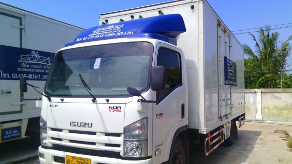 มี7คัน อีซูซุ NQR175แรง ปี56 ช่วงยาว5.50ม บรรทุกตู้แห้ง สภาพสวยจิ๊ปเดิมๆทุกคัน เอกสารทะเบียนพร้อมโอน  (ด่วนๆรถมีแค่7คันสวย)